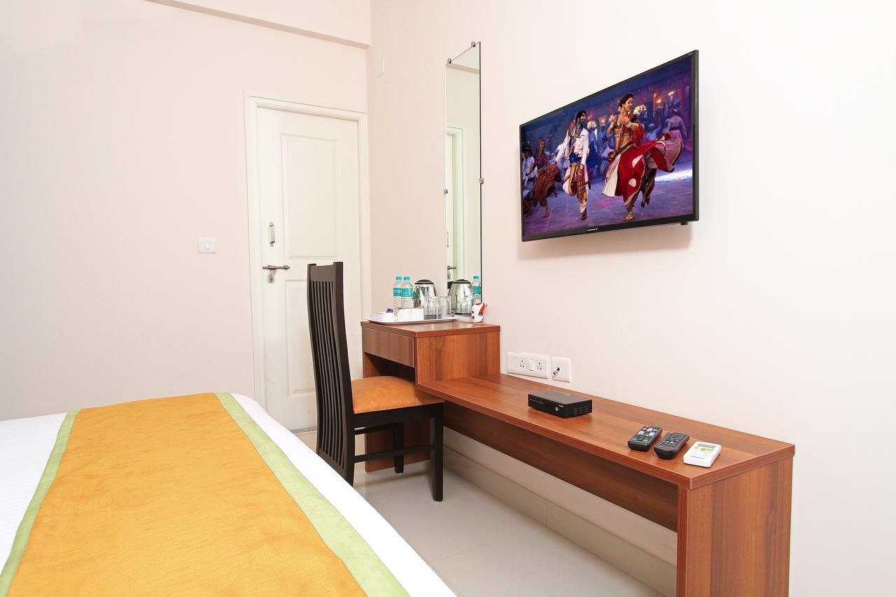 Arra Suites Bangalore Exterior foto